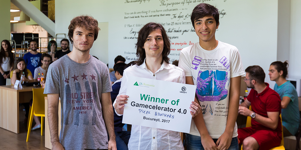 Elevii de liceu inovează industria jocurilor video în competiția Gamecelerator 4.0