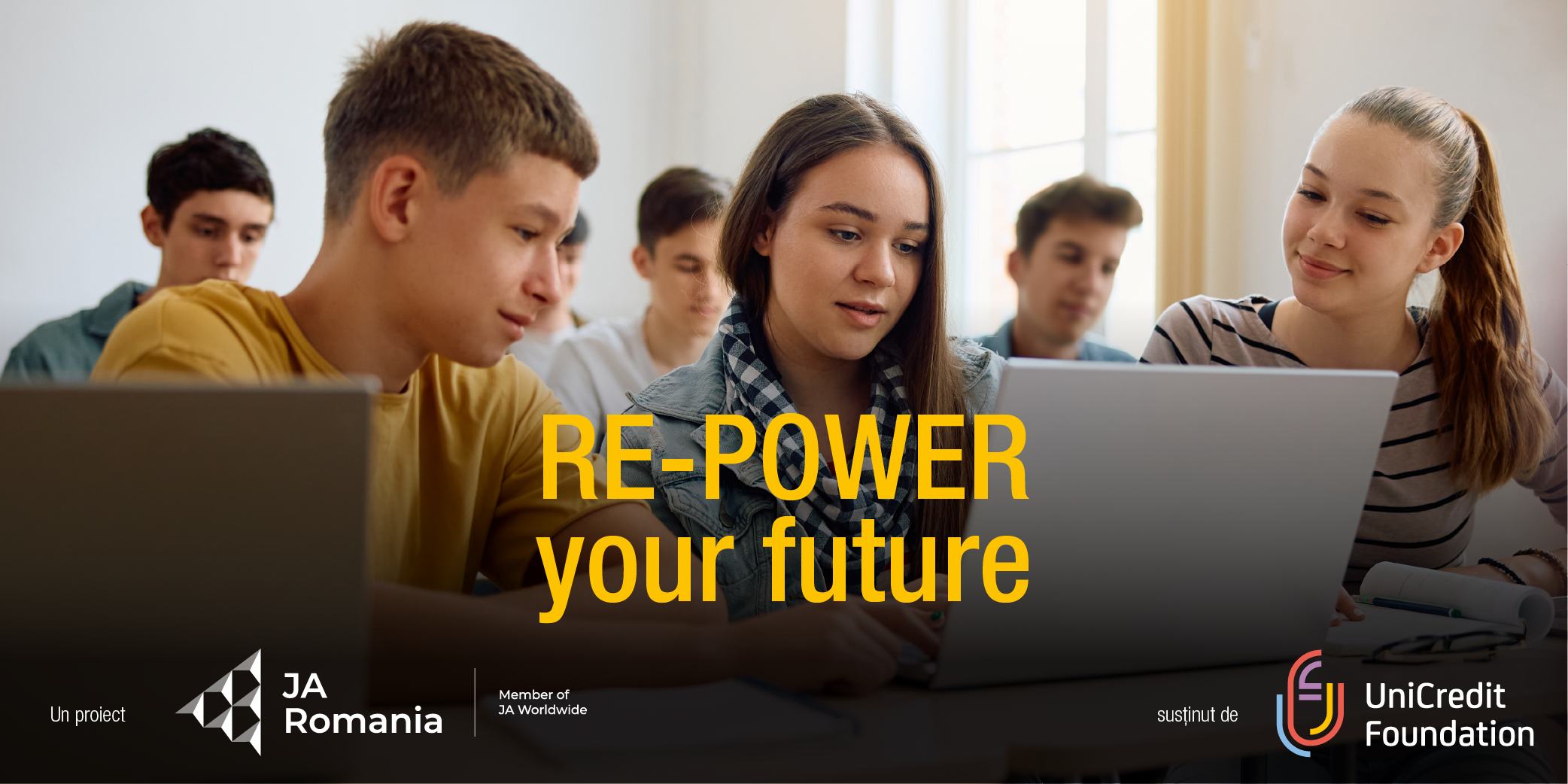 Dotări cu echipamente smart classroom pentru școlile din mediul rural sau mic urban, prin proiectul „Re-Power Your Future”, susținut de Fundația UniCredit